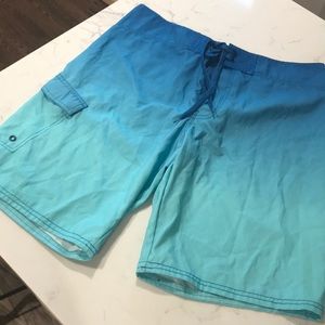 Men’s board shorts